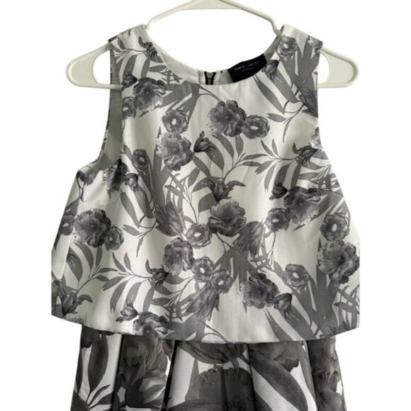 Romeo & Juliet Couture NWT Sleeveless Black White Grey Dress- Size Small - Picture 4 of 10